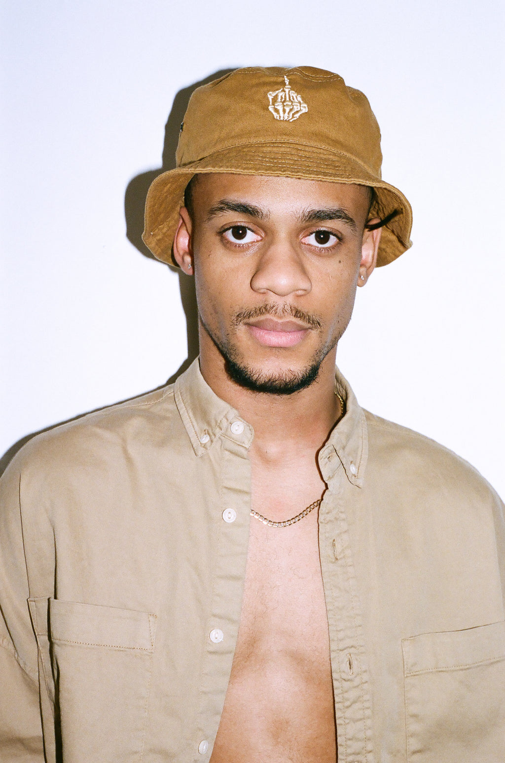LOGO BUCKET HAT